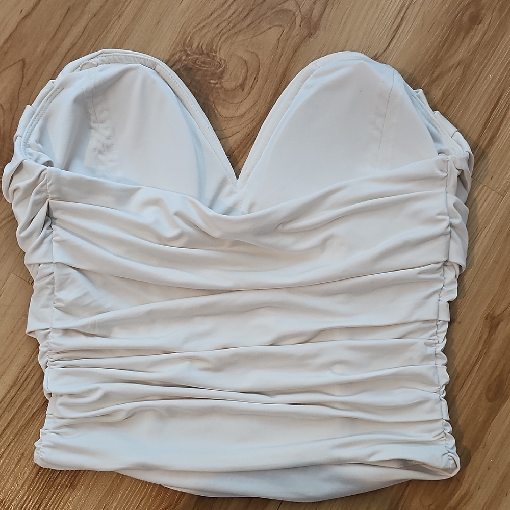 Express Body Contour Top - Picture 3 of 3